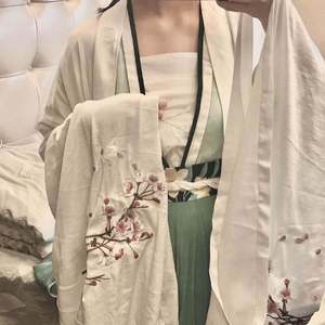 超薄丝袜肥臀小说
